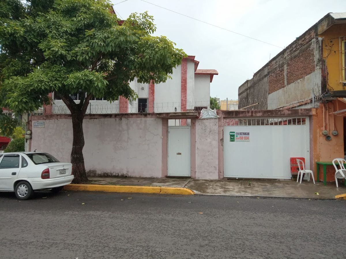 Casa con Alberca en Venta en Centro de Boca del Río. Boca del Río, Ver.