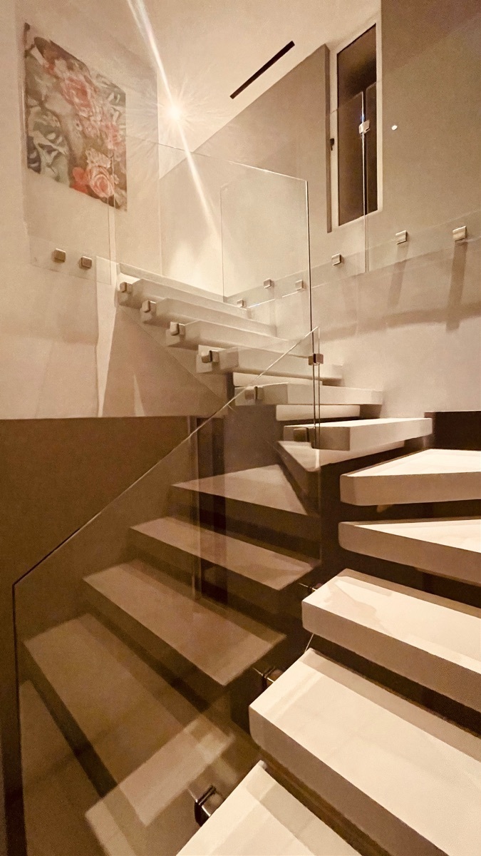 19 of 31: The renovated stairway