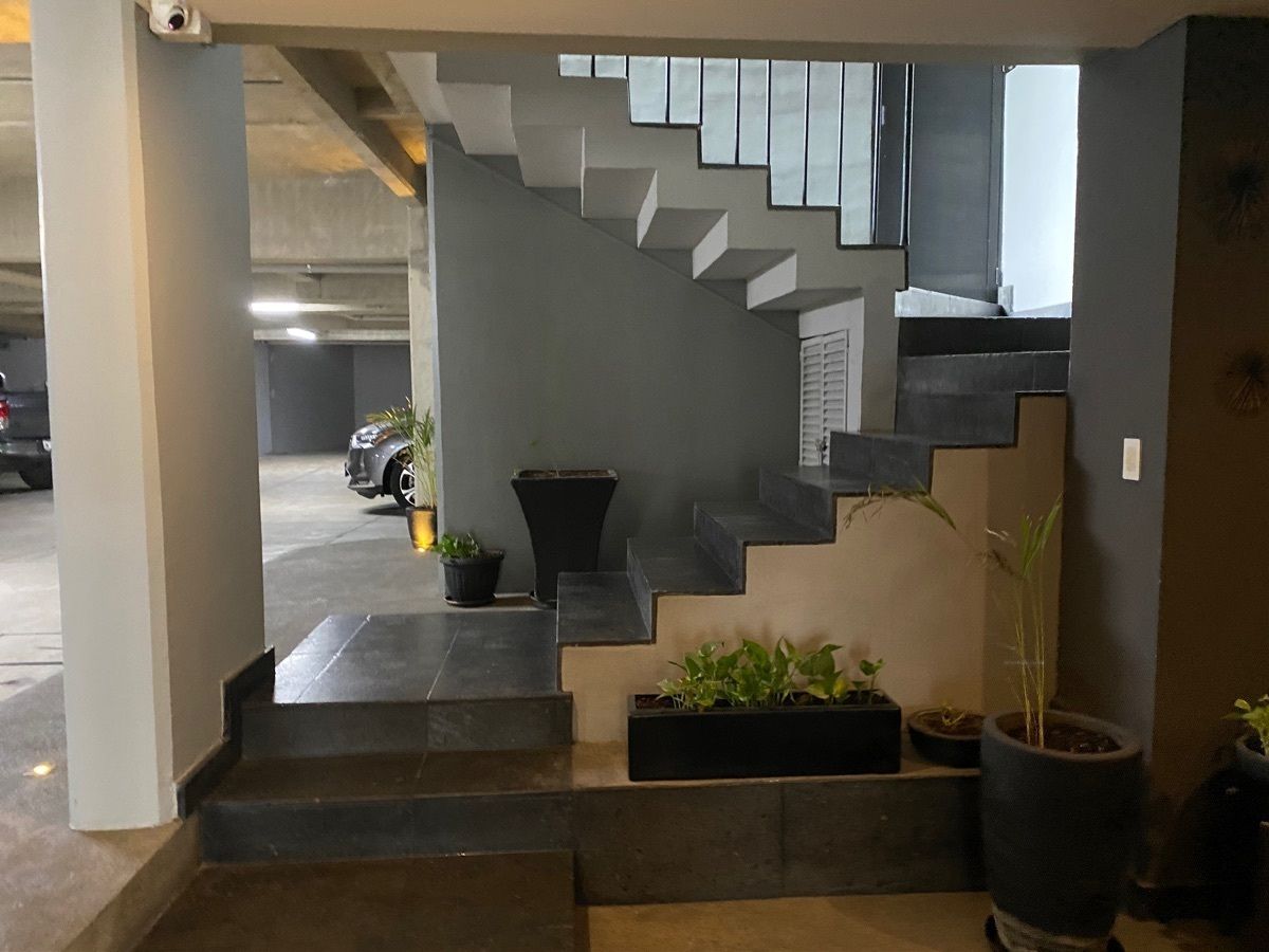 7 de 37: lobby en planta baja