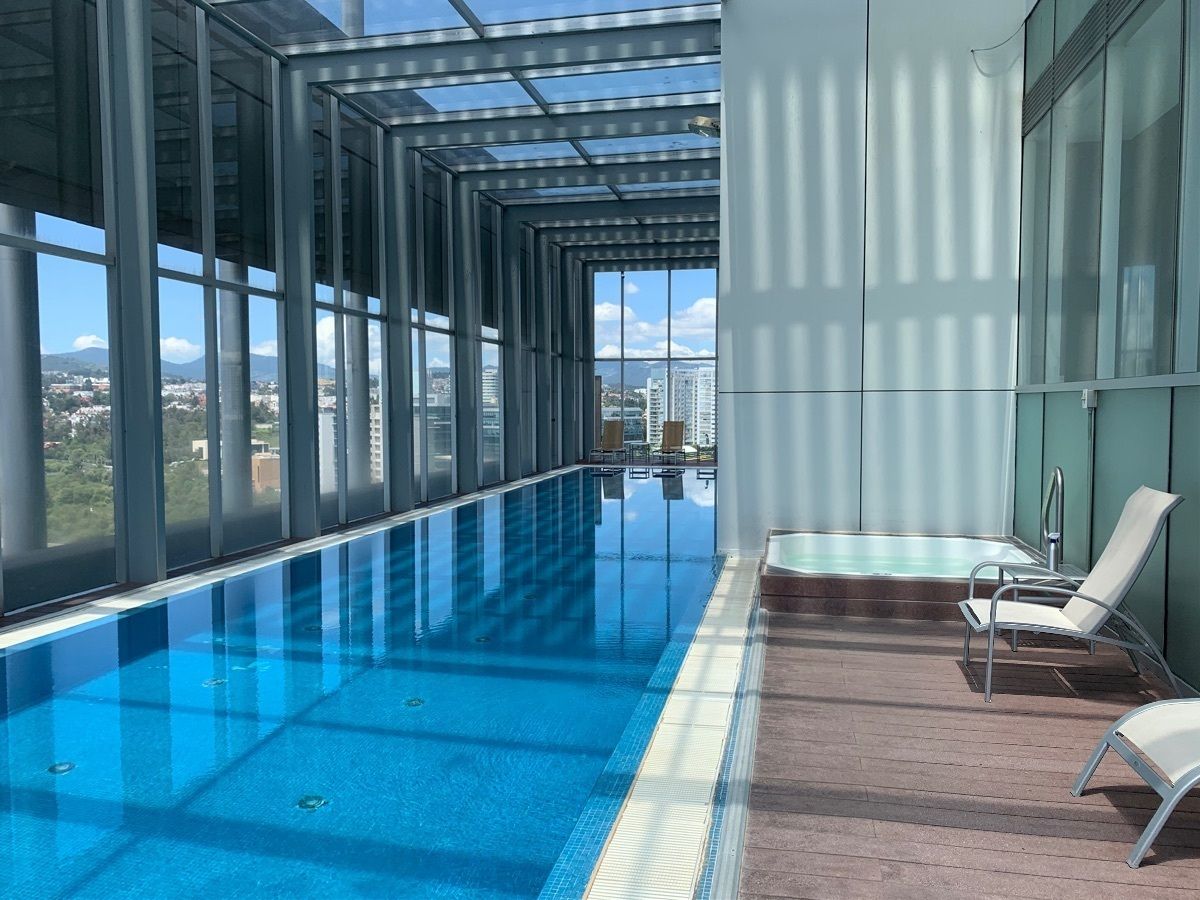 10 de 29: Alberca con agua caliente techada 