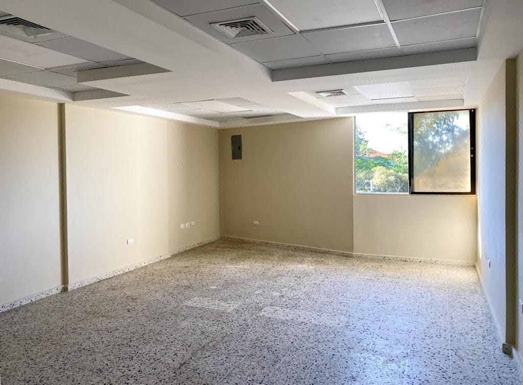 Oficina en El Vergel, Santo Domingo Centro (Distrito Nacional), foto 12 de 18