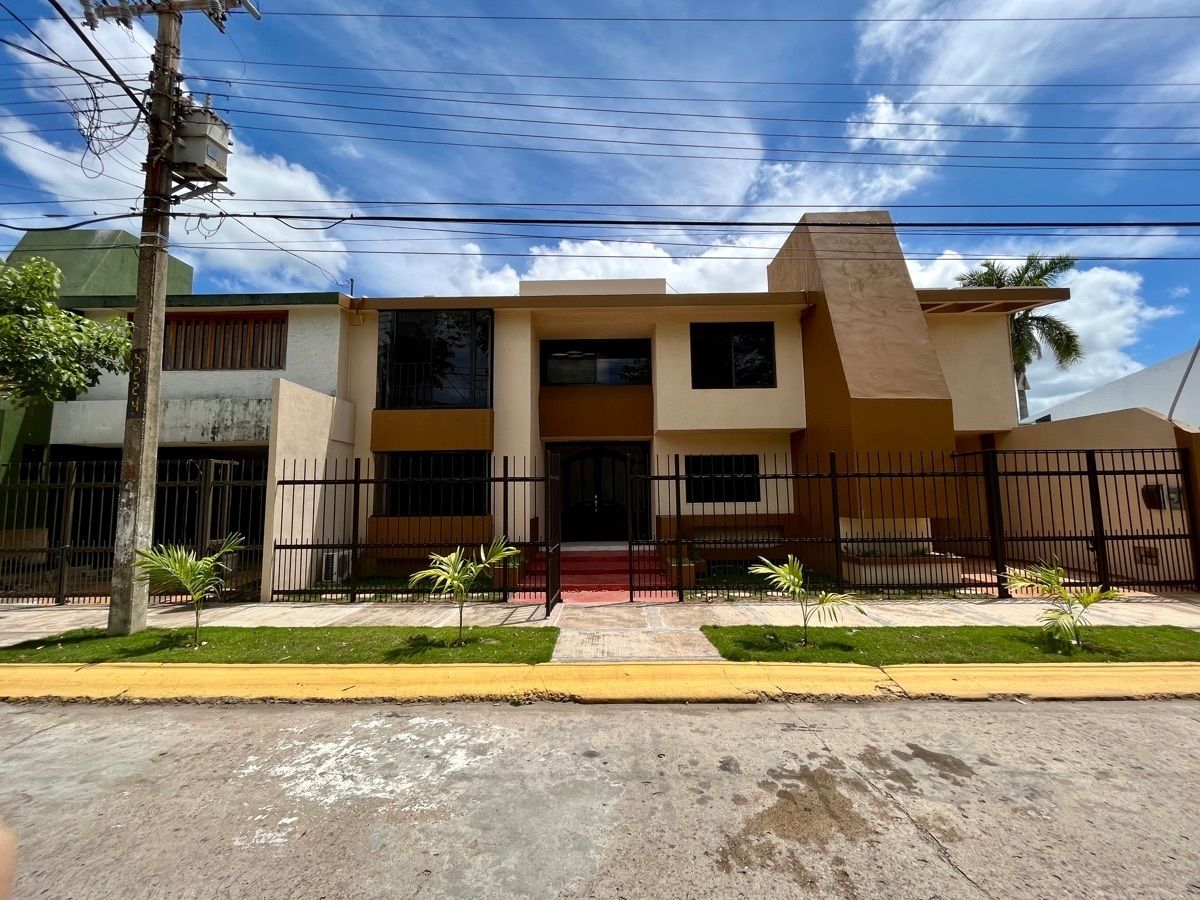 1 de 31: Fachada