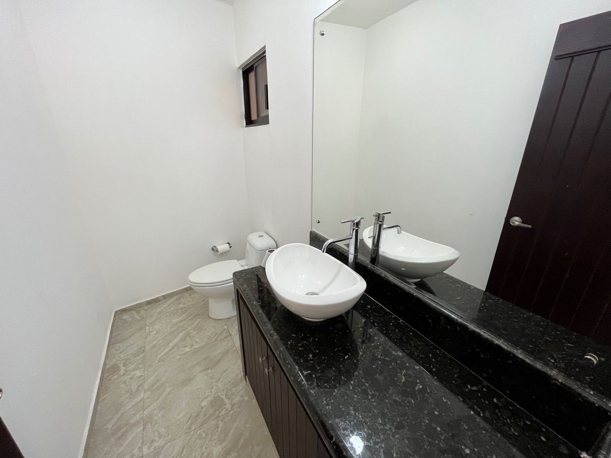 3 de 31: Baño planta baja