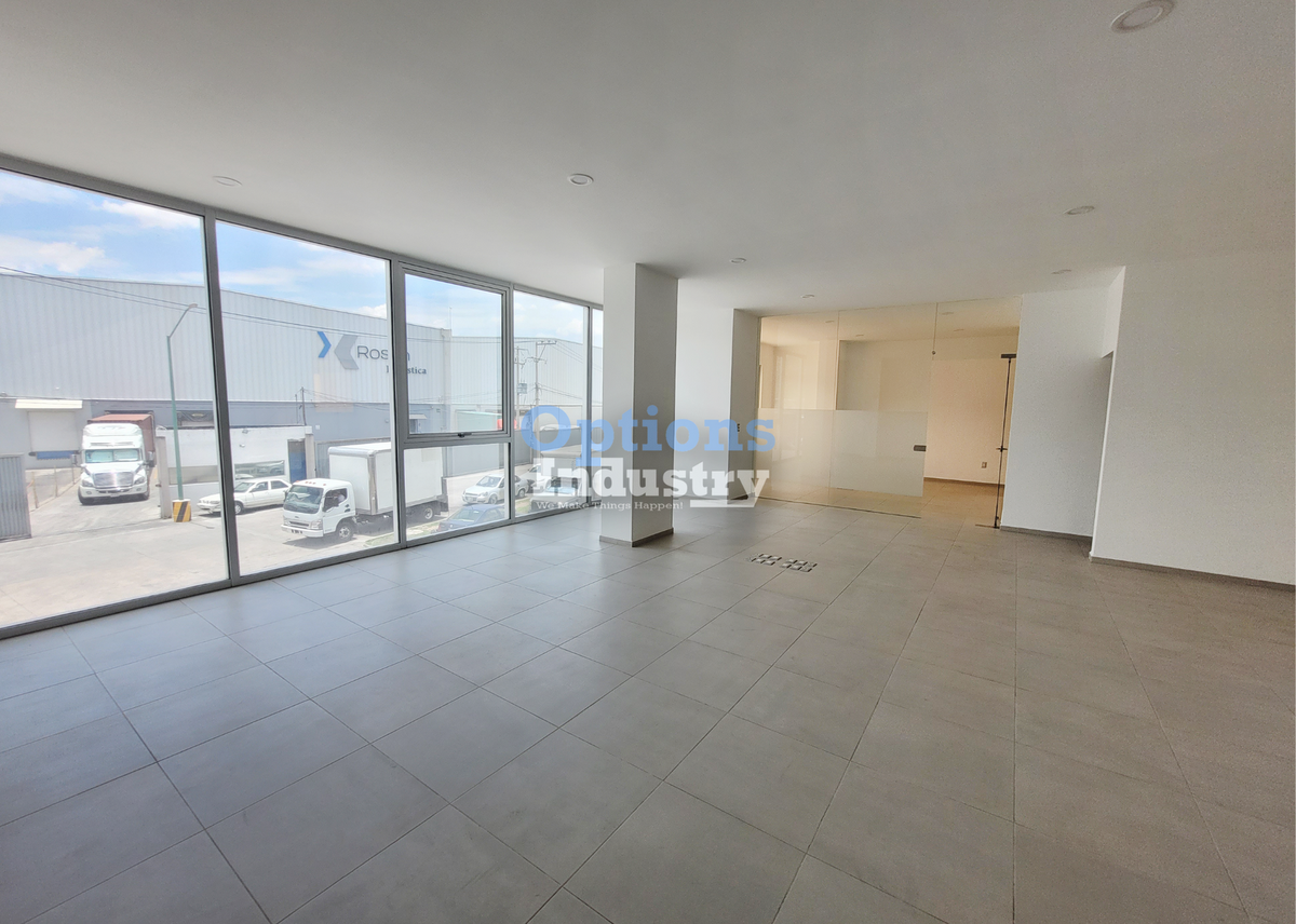 3 of 4: Oficina Piso 1