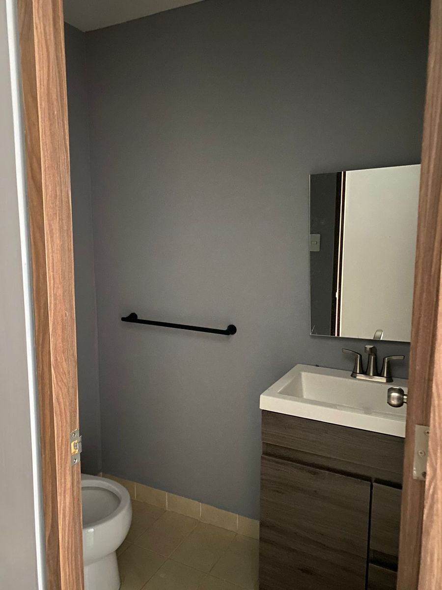 6 of 17: Baño de visitas