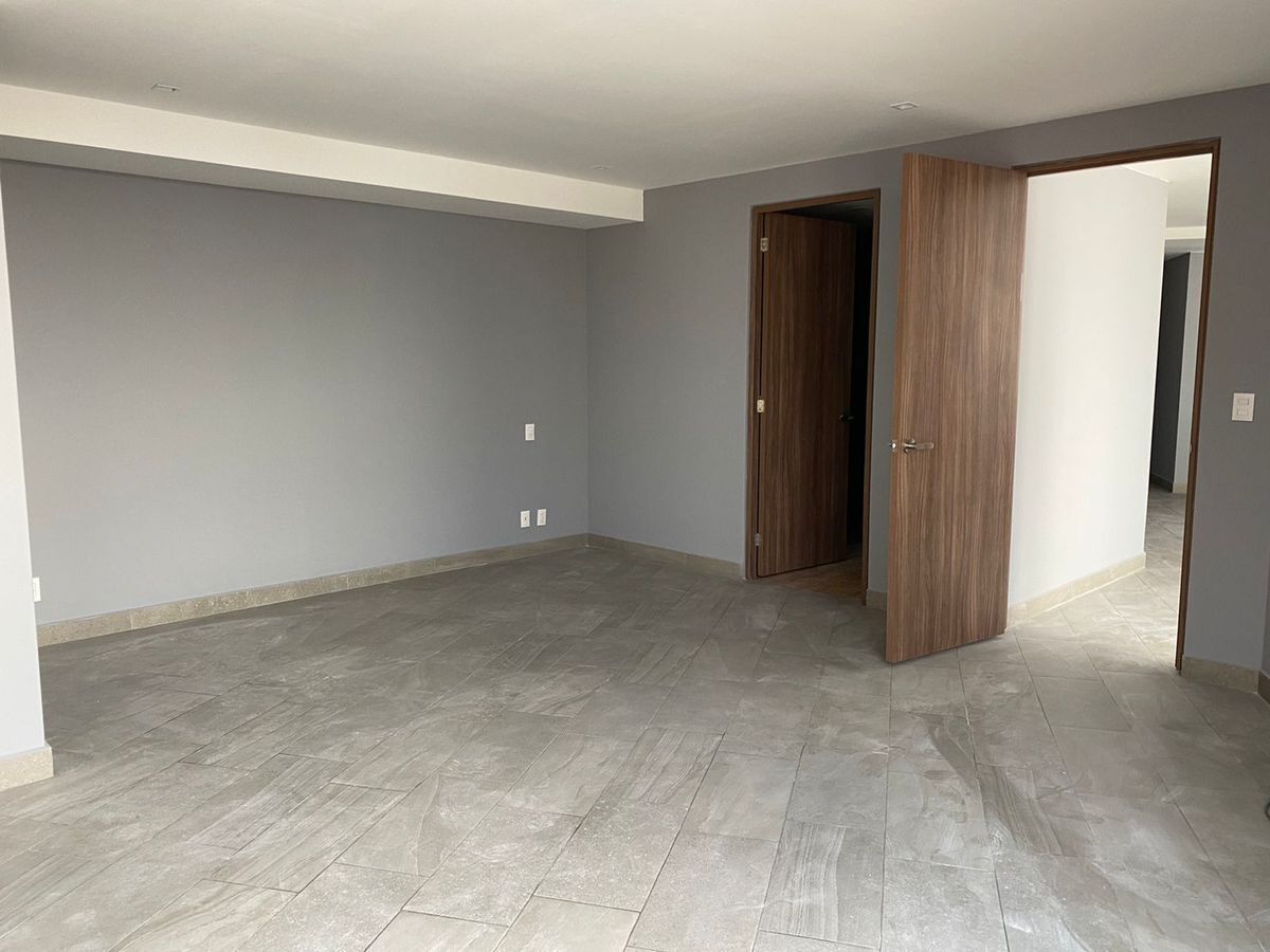 9 de 16: Recamara, baño completo 