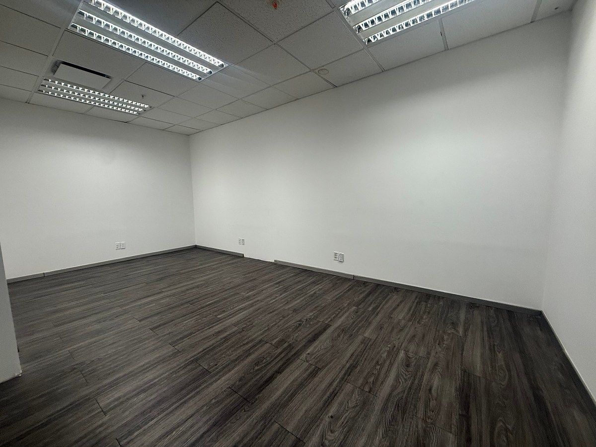 ESCRITÓRIO À VENDA EM INTERLOMAS, foto 1 de 7