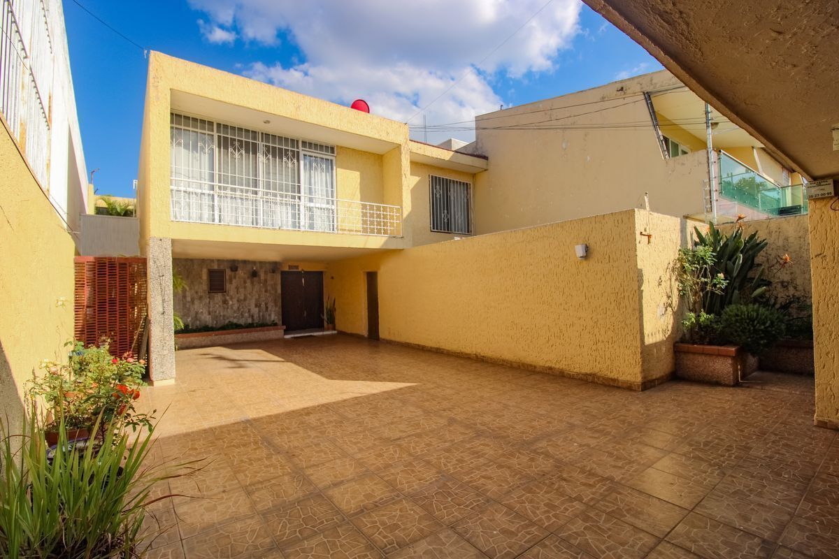 CASA EN VENTA EN RESIDENCIAL VICTORIA