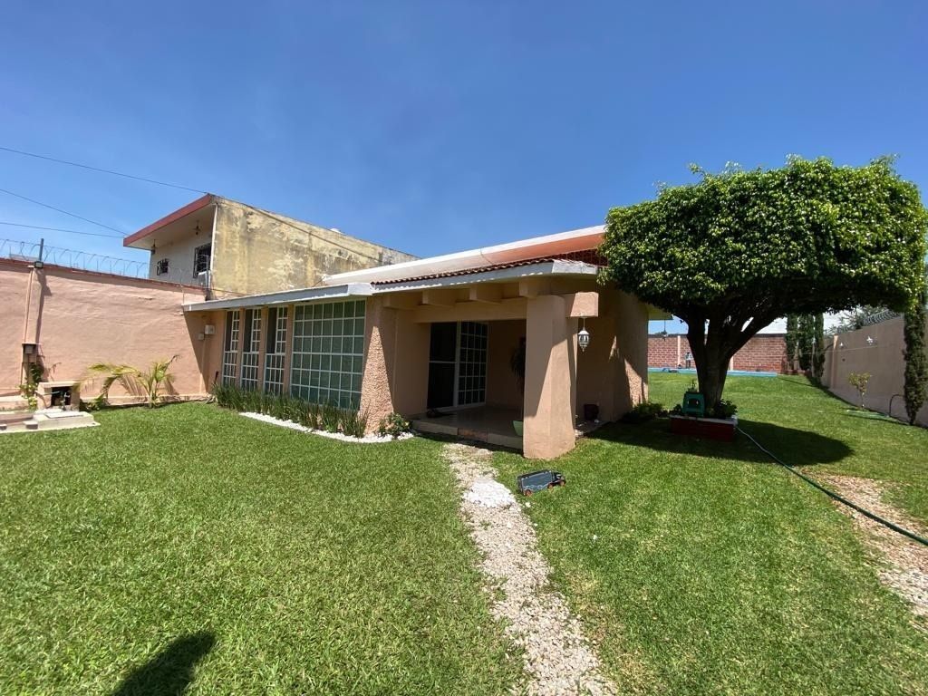 CASA CON ALBERCA EN VENTA BRISAS DE CUAUTLA MORELOS