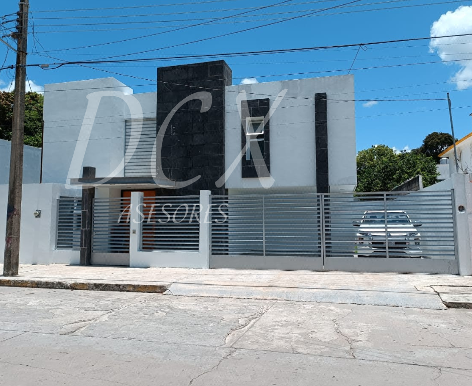 Casa en Venta. Col. las Rosas Comalcalco