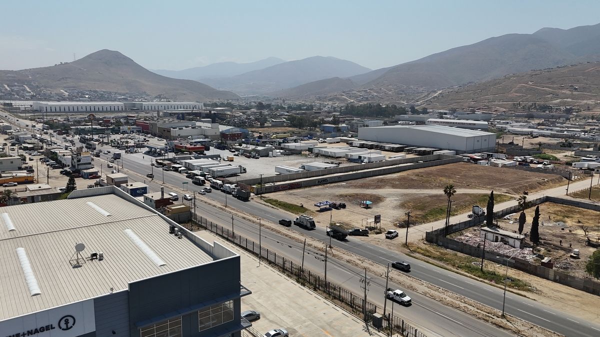 20 de 22: zona industrial y gasolineras