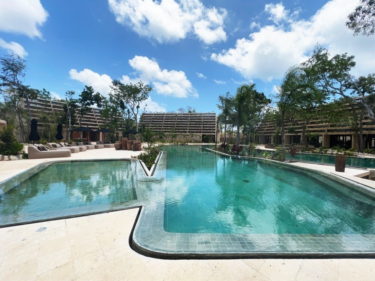 13 of 18: Main pool