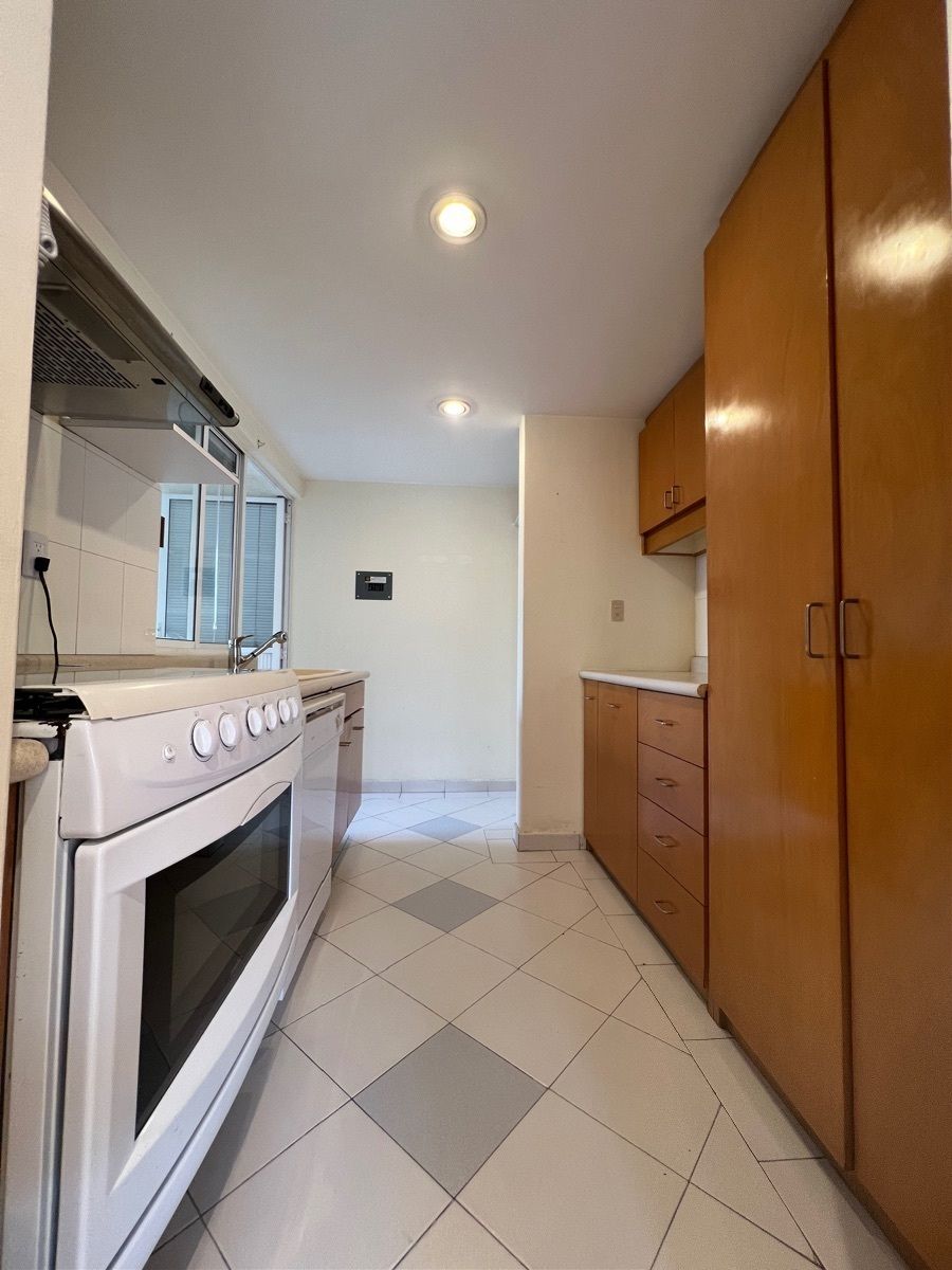 3 of 12: Cocina