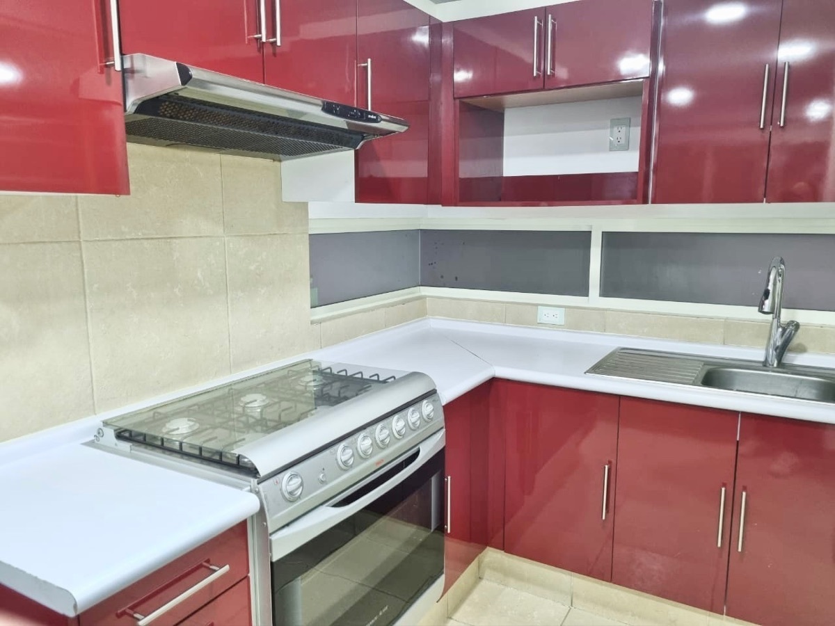 5 de 17: Cocina acabado al alto brillo