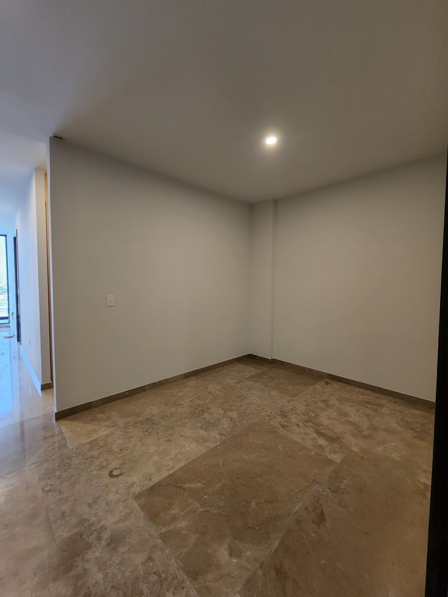 19 de 41: Family room o estudio