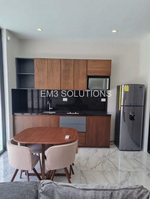 2 of 6: Cocina integral, comedor