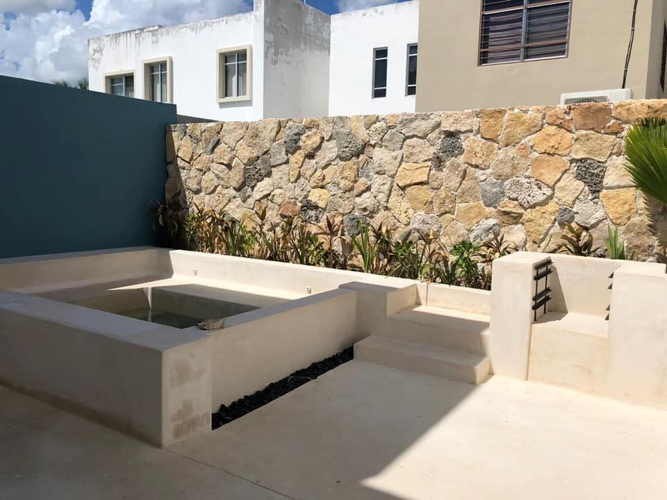 11 de 14: ALBERCA, TERRAZA