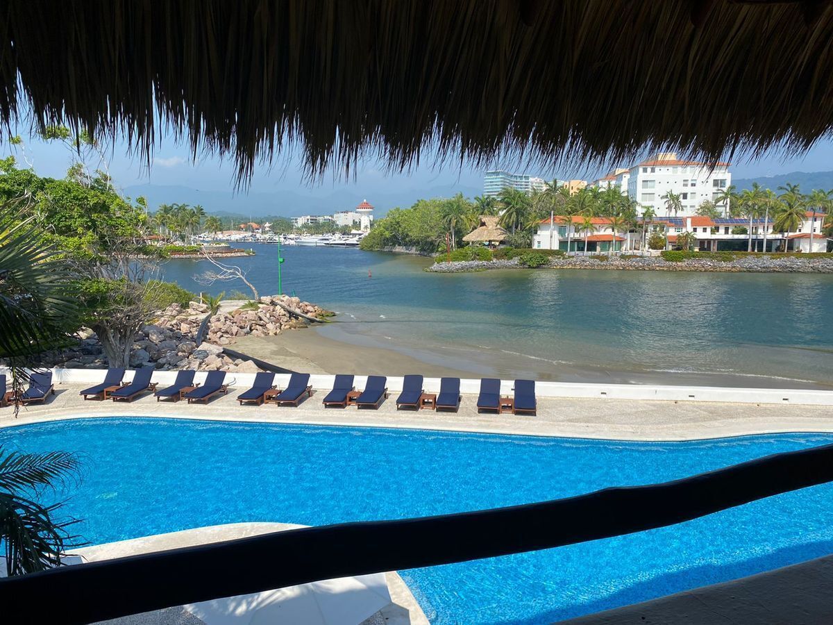 9 de 40: Área común de alberca