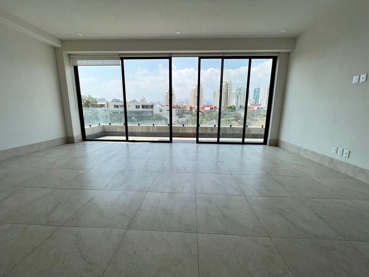DEPARTAMENTO CON TERRAZA EN VENTA EN  INTERLOMAS