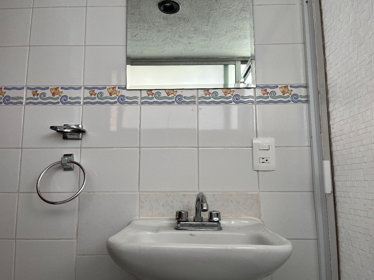 9 de 19: Baño-lavabo