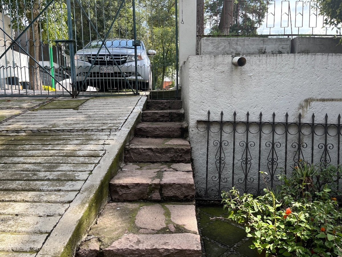 18 de 19: Entrada de la calle