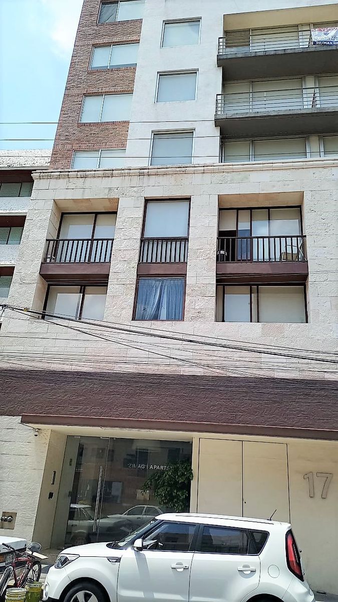 Entrada priincipal del edificio