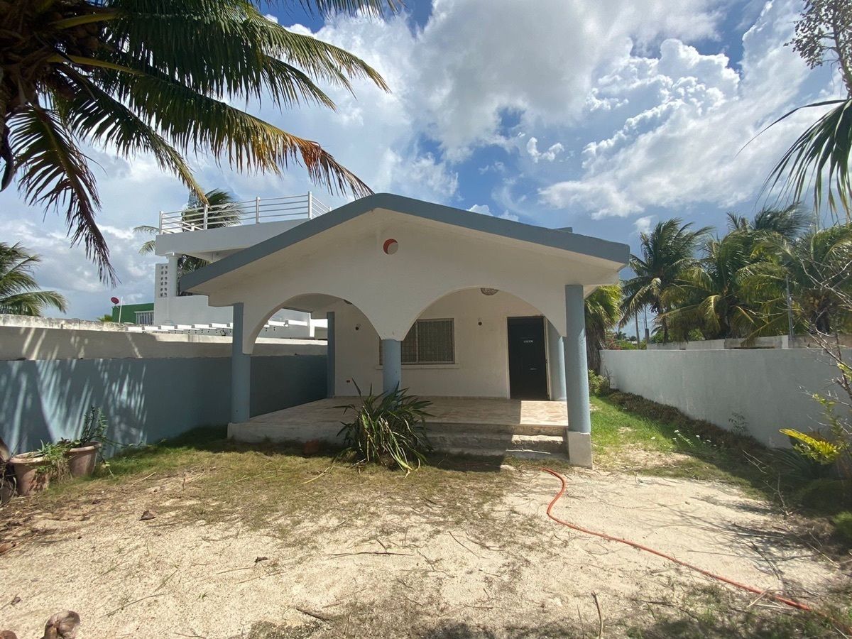 Casa en venta en la playa en segunda fila en Chelem, Yucatán