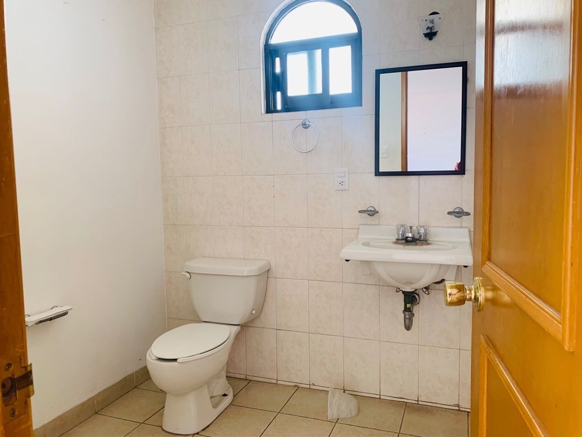 17 de 21: Baño completo