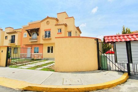 CASA EN VENTA EN PACHUCA HIDALGO, FRACCIONAMIENTO REAL TOLEDO, EN ESQUINA