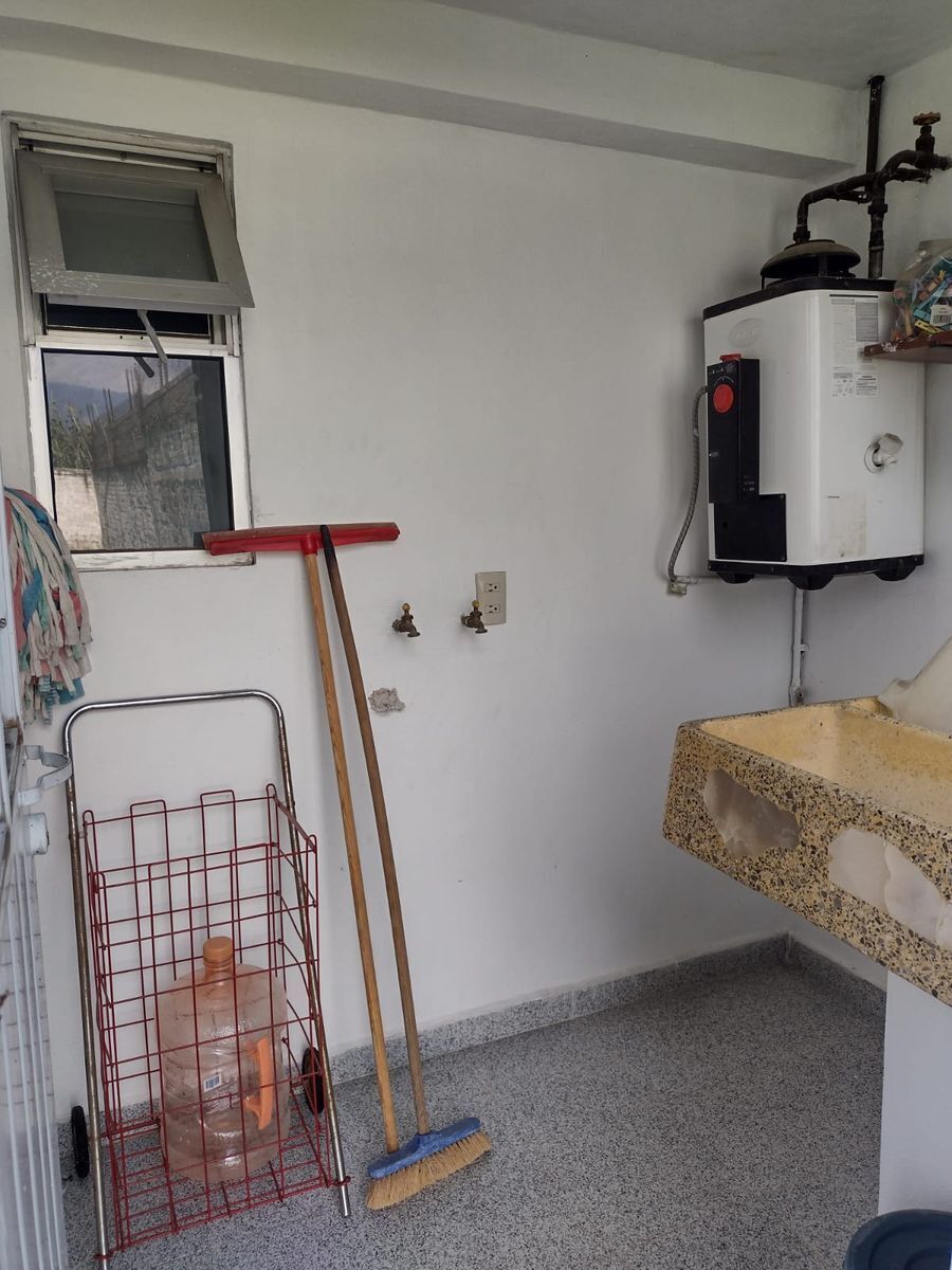 21 of 46: Área de lavado independiente