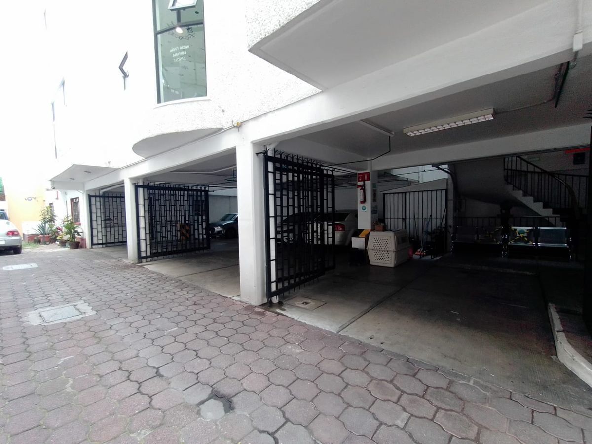 10 de 13: ESTACIONAMIENTO