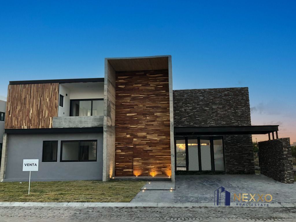 CASA EN VENTA EN EL CAMPANARIO QUERETARO