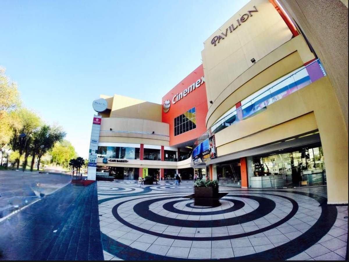 1 de 3: frente plaza pavilion, blvd niños héroes