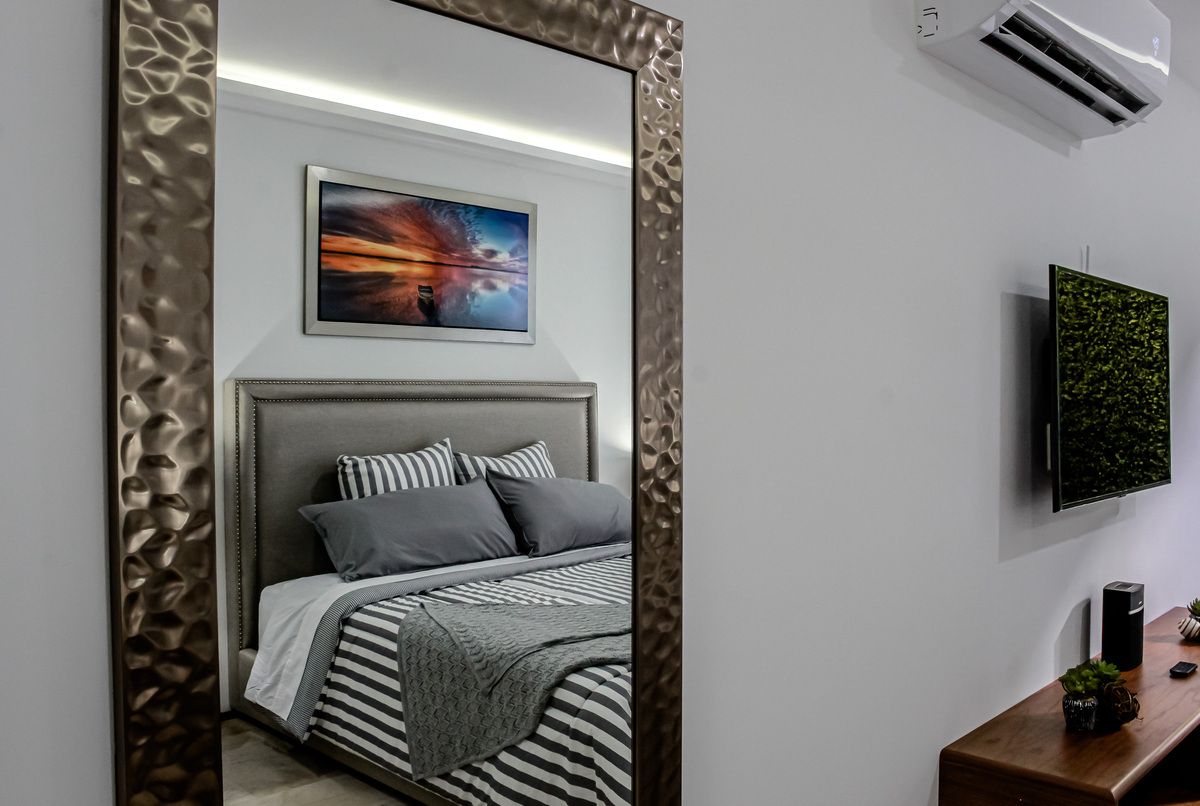 5 de 33: Espejo moderno (piso a techo)