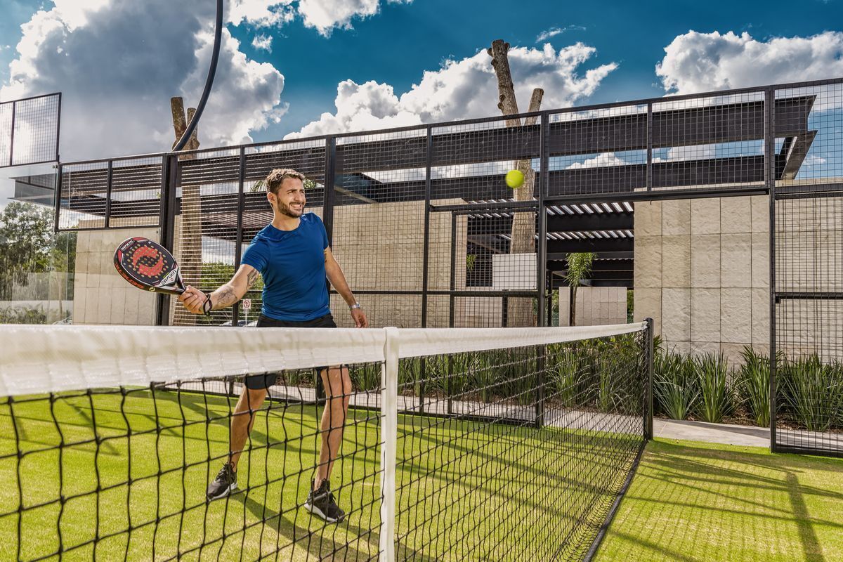 20 de 21: Cancha de Tenis