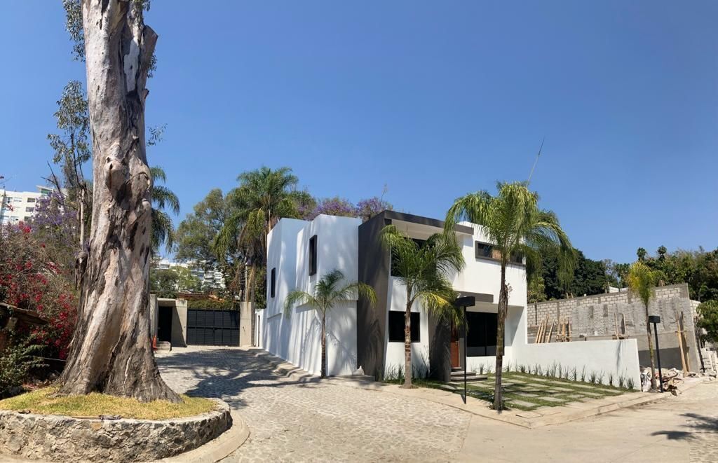 Estrena moderna casa en venta en lomas de la selva, con alberca en  Cuernavaca