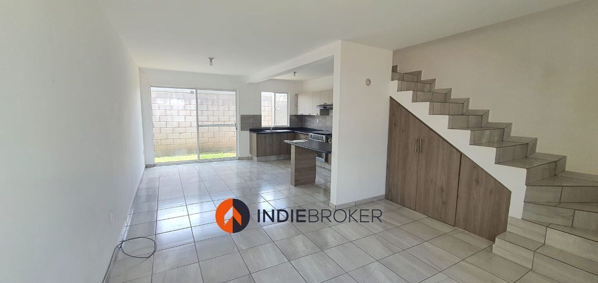2 de 13: SALA - COMEDOR AMPLIO