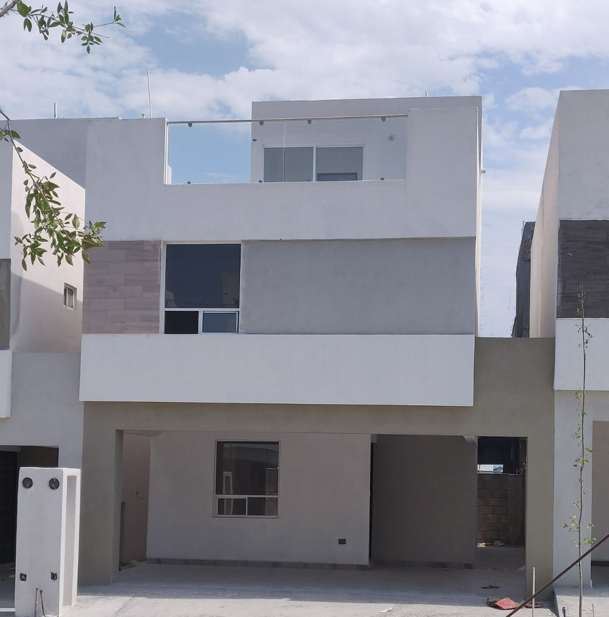 CASA EN VENTA FRACC. (202248) LOS ENCINOS RESIDENCIAL APODACA N. L.