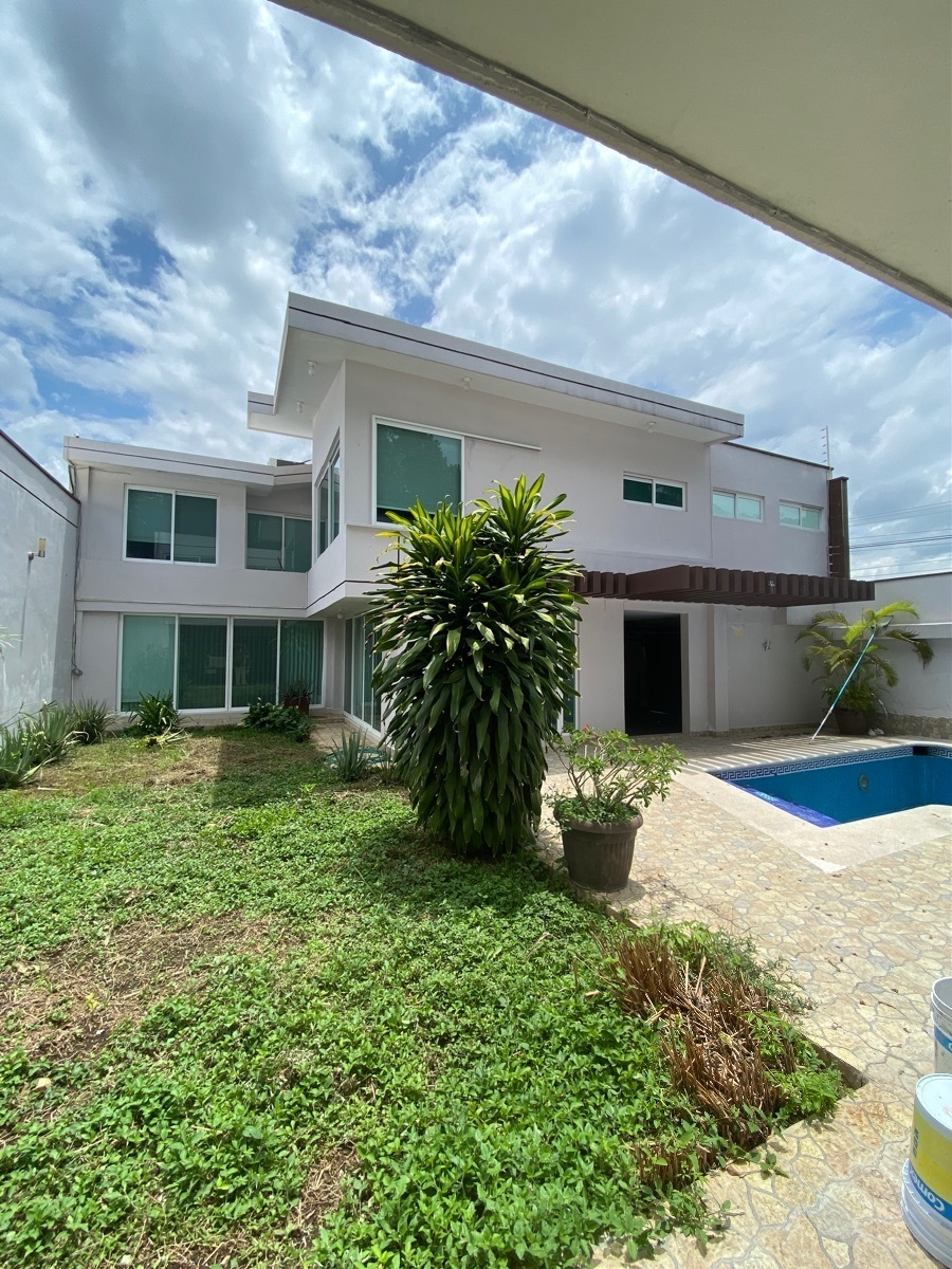 Casa seminueva en Col. Los Laureles de Tuxtla Gtz. EasyBroker