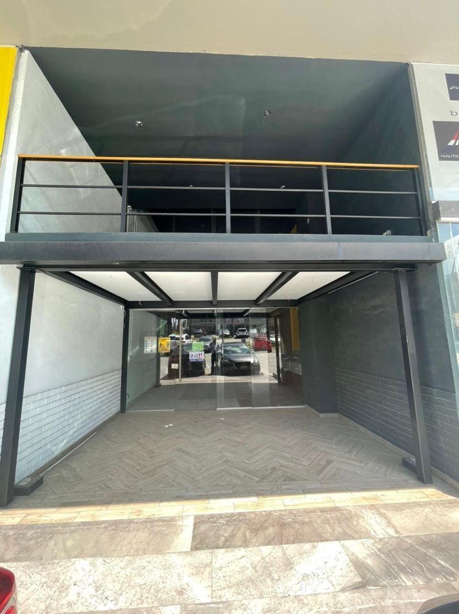 3 de 5: Fachada del local
