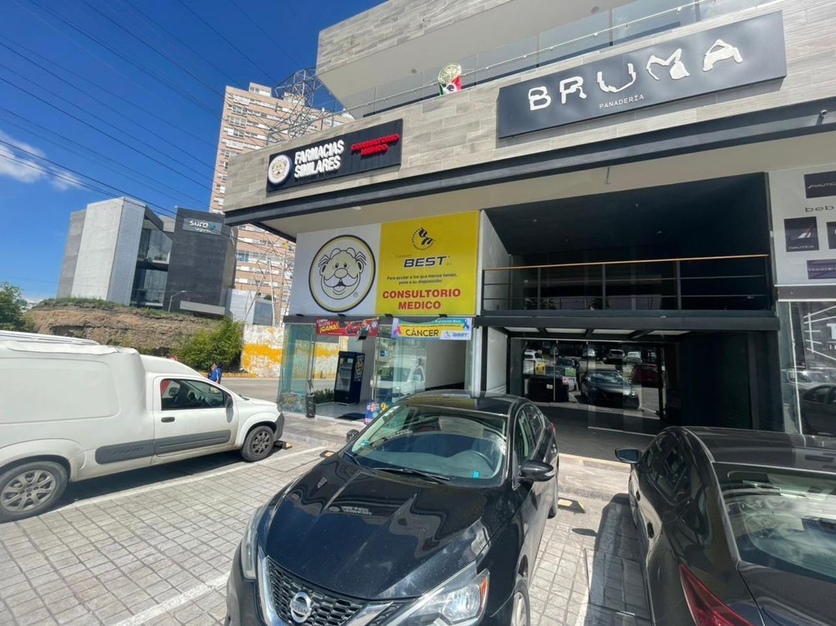 2 de 5: Fachada de los locales 
