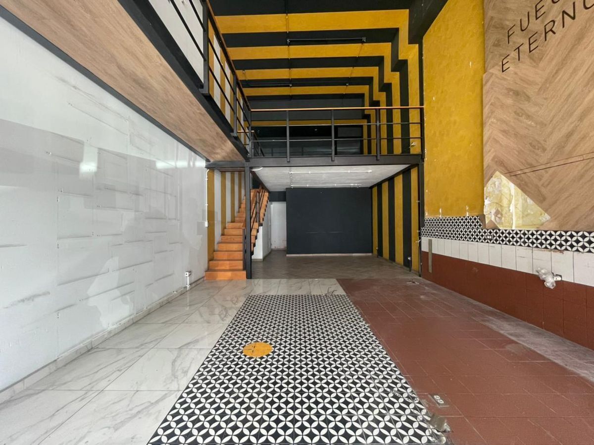 5 de 5: Interior del local 