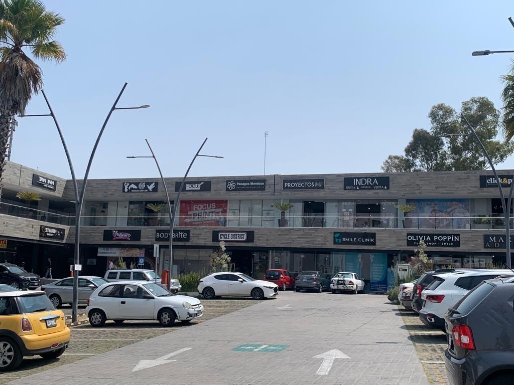 1 de 5: Fachada de Pabellón las Torres