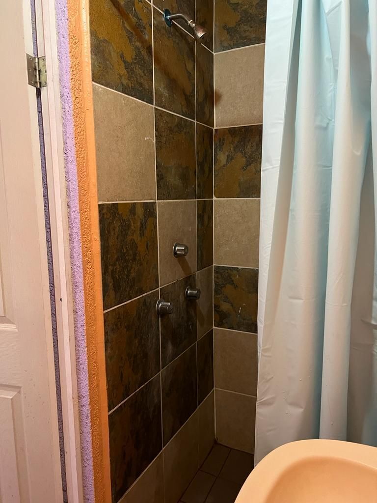 5 de 6: BAÑO EN CADA PISO