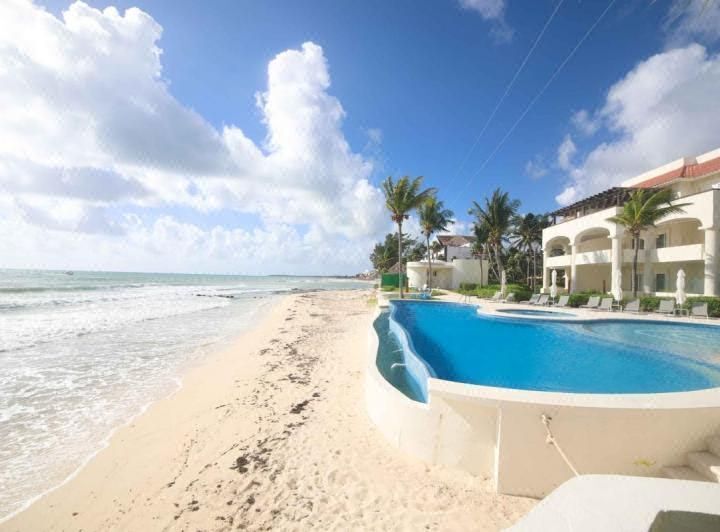 Departamento frente al mar de 3 recámaras en Okol, Playa Paraíso - foto 1