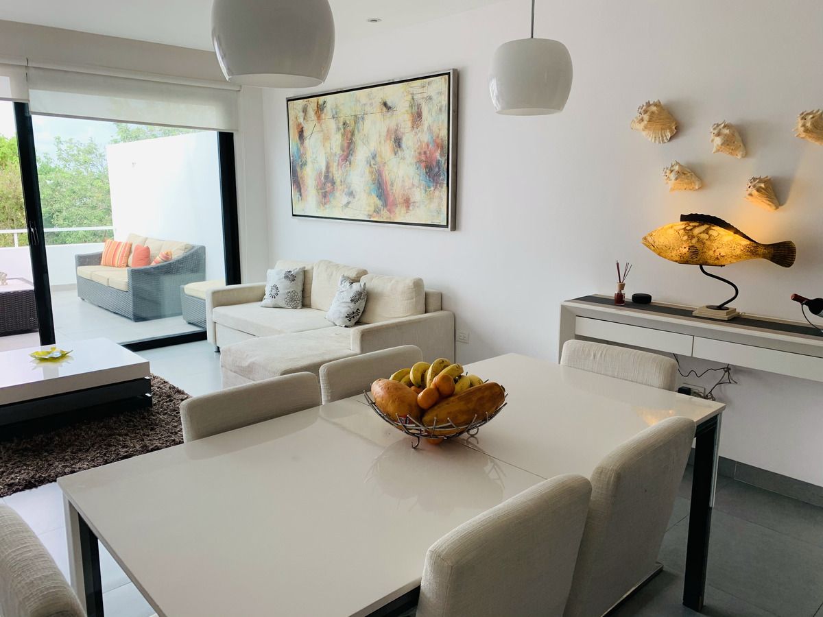 2 de 17: Comedor para 6 con extension para 8 personas