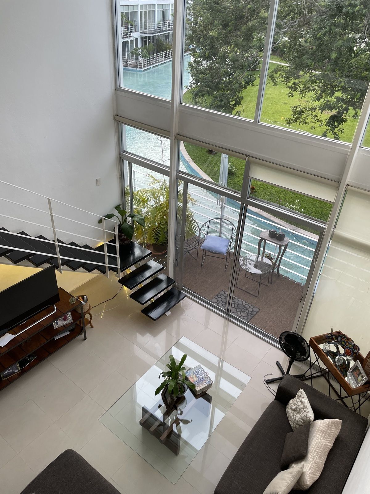 11 of 47: Sala con doble altura
