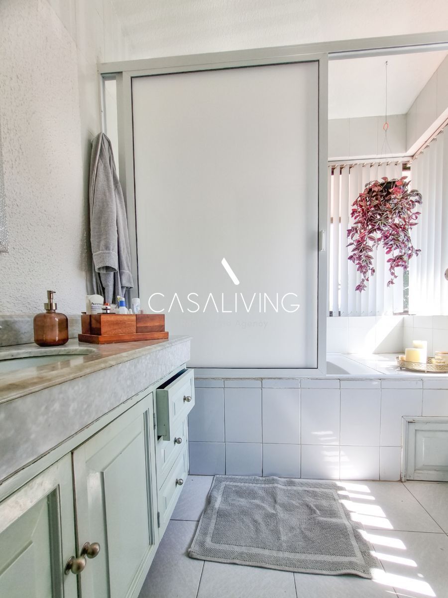 9 de 14: Baño de recámara principal