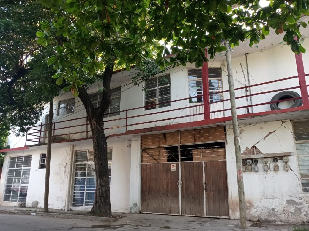3 of 7: Acceso a Bodega desde calle Felipe Pescador