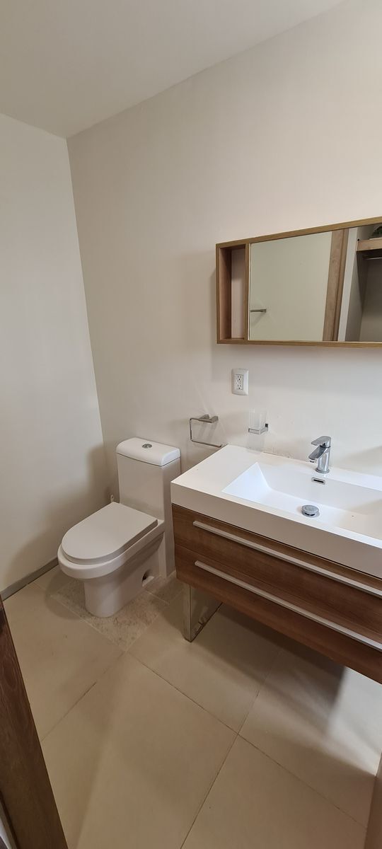 11 de 24: Baño Recámara Principal 